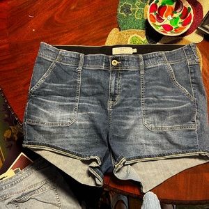 EUC torrid size 20 denim shorts